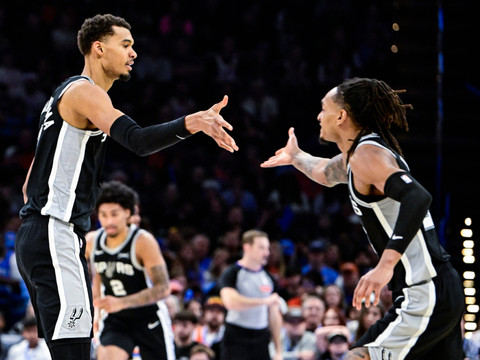 Wemby et les Spurs gâchent le Noël du champion