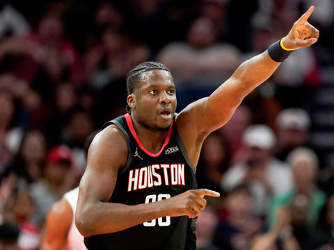 Les Rockets dominent Cleveland 117-100