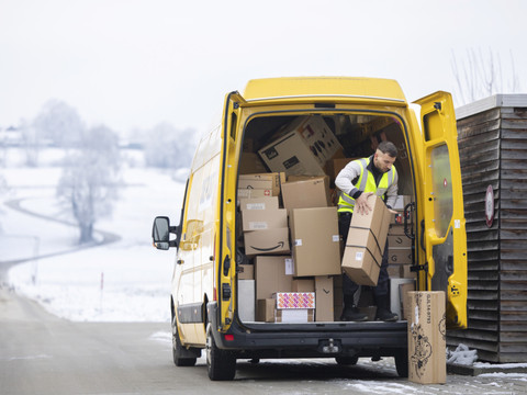 La Poste distribue plus de 23 millions de colis