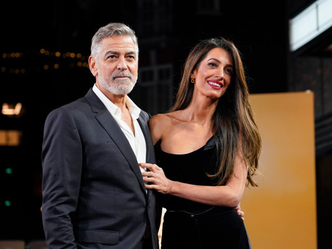 Trump se moque des Clooney et de l'immigration en France