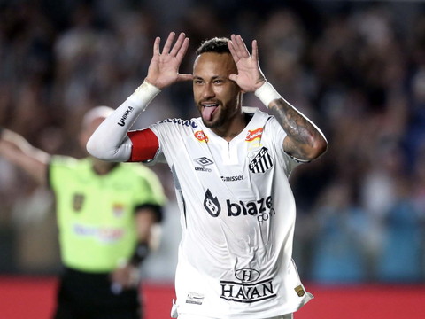 Neymar prolonge avec le Santos jusqu'à fin 2026