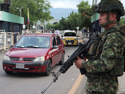Venezuela: tirs dissuasifs de la police sur des drones à Caracas