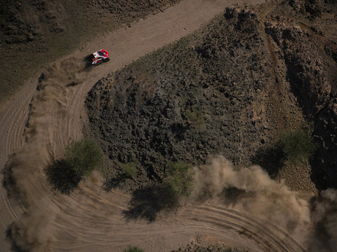 Dakar 2026: Lategan remporte la 4e étape et prend la tête