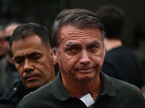 Brésil : pas de lésion grave pour Bolsonaro après sa chute