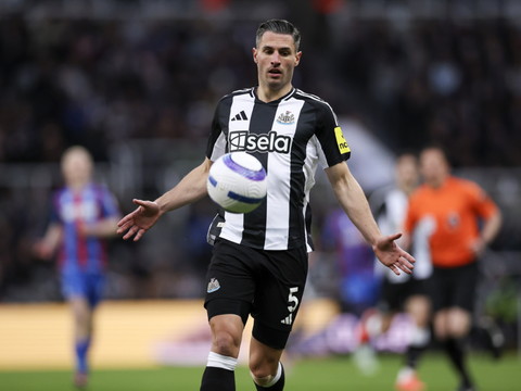Newcastle: Schär espéré avant la fin de la saison