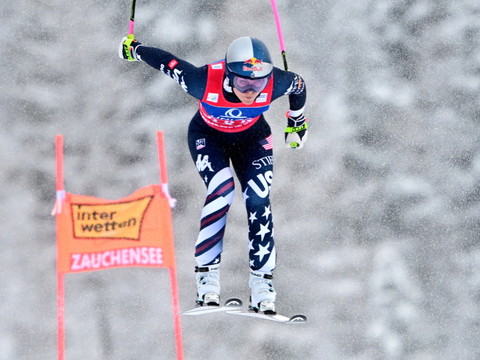 Vonn gagne la descente, Janine Schmitt 5e