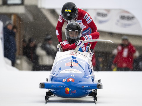 Le duo Hasler/Pasternack titré en bob à 2, Vogt en bronze à 4
