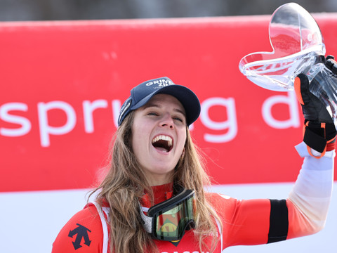 Camille Rast vise le podium sur le slalom de Flachau