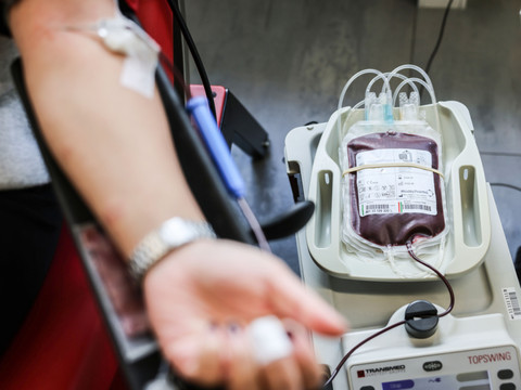 Dons de sang: les critères seront assouplis dès février