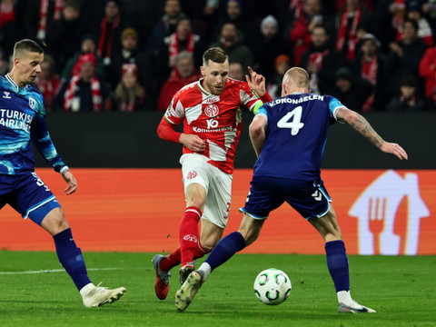 Bundesliga: Dortmund et Mayence s'imposent, Widmer marque