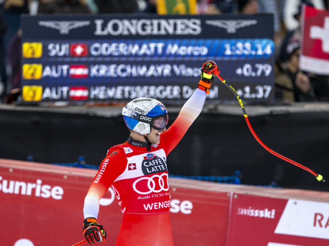Marco Odermatt surclasse la concurrence sur le Lauberhorn