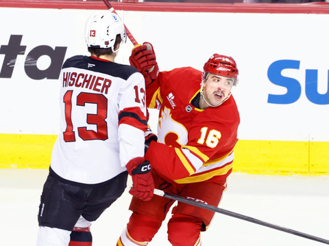 Les Devils s'imposent en prolongation à Calgary