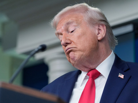 Trump vante son bilan lors d'une conférence de presse décousue