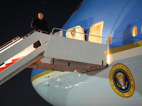 WEF 2026: demi-tour de l'avion de Trump après un problème