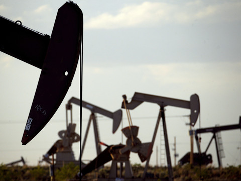 La demande de pétrole devrait croître davantage en 2026