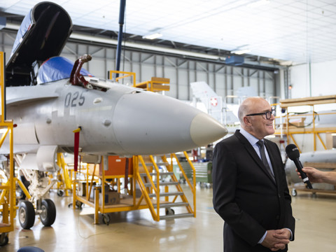 Surcoûts et retards dans la construction des hangars pour les F-35