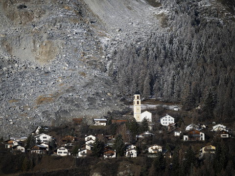Les autorités lèvent l'évacuation de Brienz (GR)