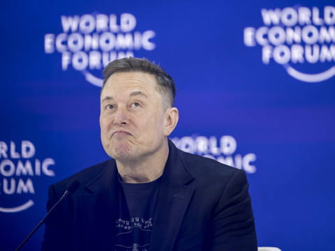 Musk veut commercialiser ses robots Optimus d'ici fin 2027