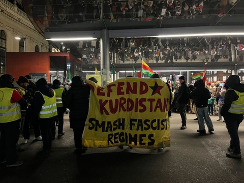 Des milliers de Kurdes manifestent à Bâle, Berne, Zurich
