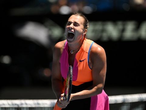 Sabalenka bousculée mais qualifiée pour les 8es