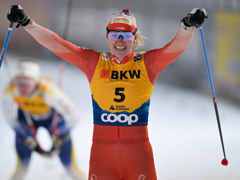 Nadine Fähndrich sur le podium à Ulrichen