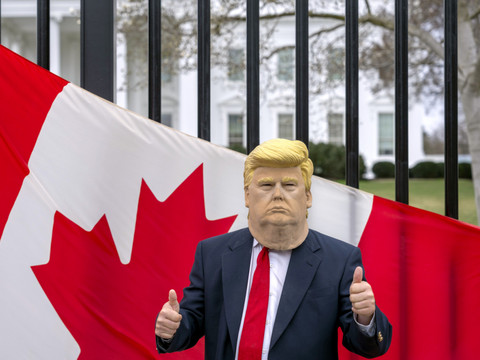 Trump menace à nouveau le voisin canadien de droits de douane