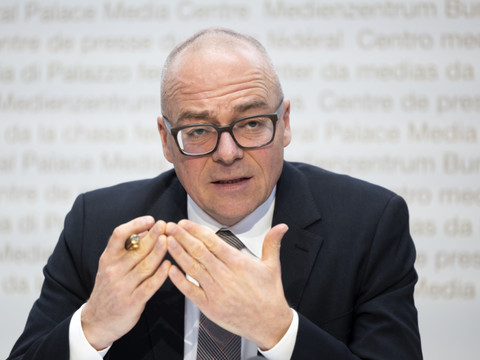 Décrue des demandes d'asile en 2025, nouvelle baisse prévue en 2026