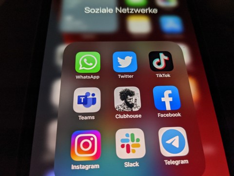 France: moins de 15 ans: vers une interdiction de réseaux sociaux