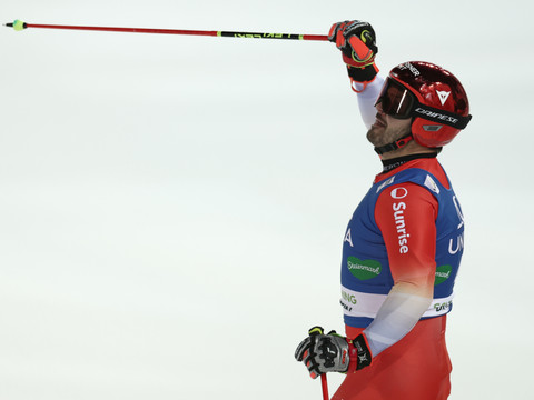 Loïc Meillard remporte le géant de Schladming, Marco Odermatt 4e
