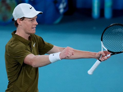 Open d'Australie: Sinner domine Shelton et affrontera Djokovic
