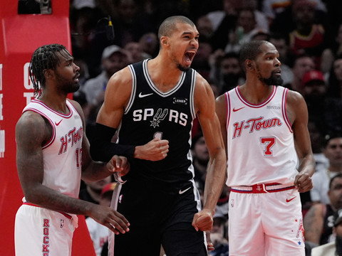 Les Rockets subissent les foudres de Wembanyama