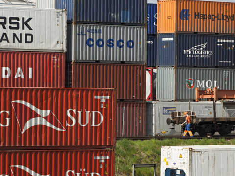 Le commerce extérieur suisse a résisté en 2025