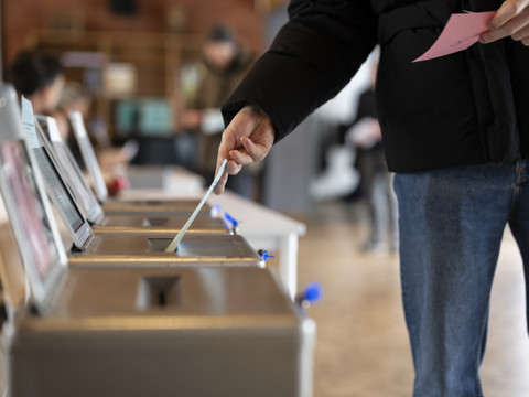 Oui à l'imposition individuelle, suspense sur l'initiative SSR