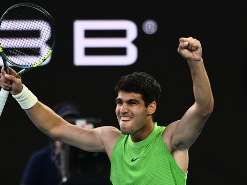 Alcaraz renverse Zverev en 5h27 en demi-finale