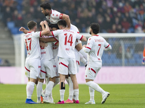 Super League: Thoune creuse encore l'écart en tête