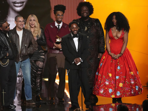 Grammy Awards:Lamar reçoit le Grammy de l'enregistrement de l'année