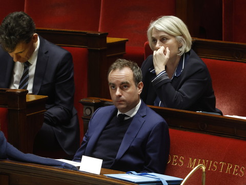 France: le budget 2026 adopté après des mois de blocage