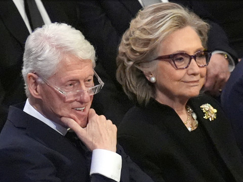 Affaire Epstein: les Clinton acceptent d'être auditionnés