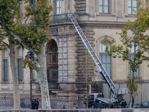 Vol au Louvre: la couronne d'Eugénie a conservé sa quasi-intégrité
