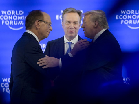 Affaire Epstein: le WEF ouvre une enquête contre son CEO