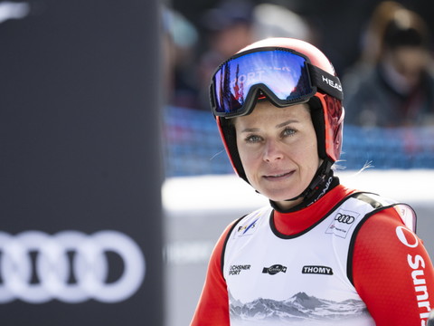 Suter, Blanc, Flury et Schmitt sur la descente féminine