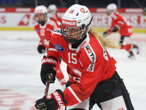 Hockey sur glace: les Suissesses tout de suite dans le bain
