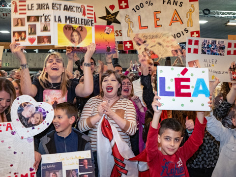 La foule à Bienne pour encourager Léa Doffey à la 