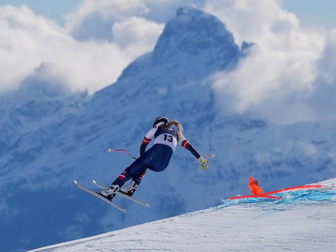 Vonn chute lourdement lors de la descente
