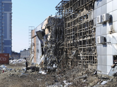 Ukraine: des attaques russes tuent trois personnes au moins