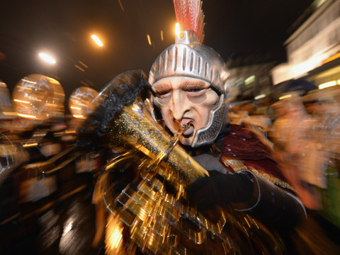 Carnaval et cliques: penser à protéger son ouïe, avertit la Suva