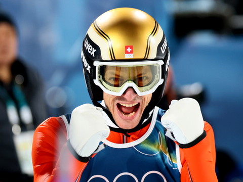 Petit tremplin: Gregor Deschwanden sur le podium