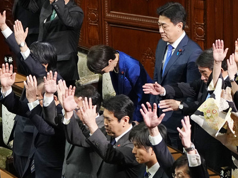 Japon: moins de femmes au Parlement à l'issue des législatives