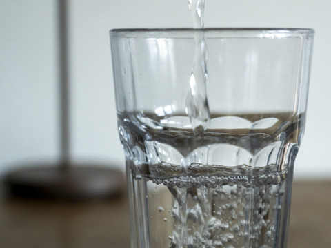 Nestlé Waters: recours contre l'autorisation de la microfiltration