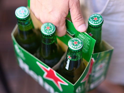Le brasseur Heineken va supprimer entre 5000 et 6000 emplois